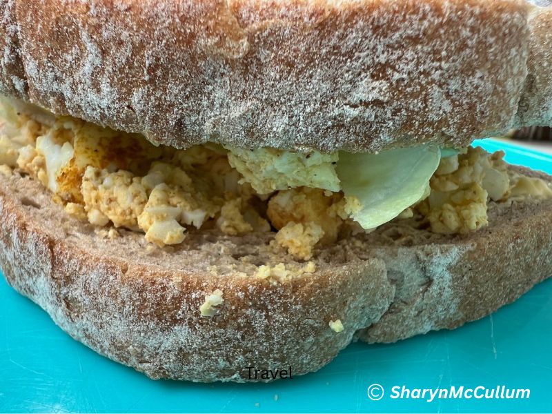 Egg lettuce sandwich