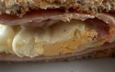 Microwave Bacon and Egg Sandwich